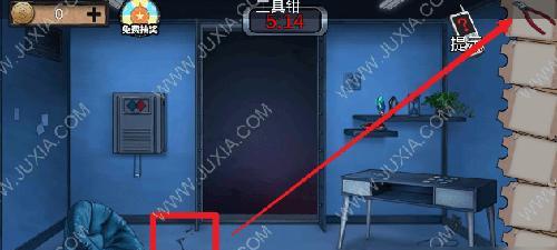 如何快速逃脱《密室逃脱》游戏中的浅黄色房间？
