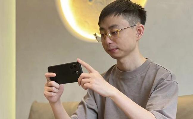 水晶哥原名是什么？为何改名？
