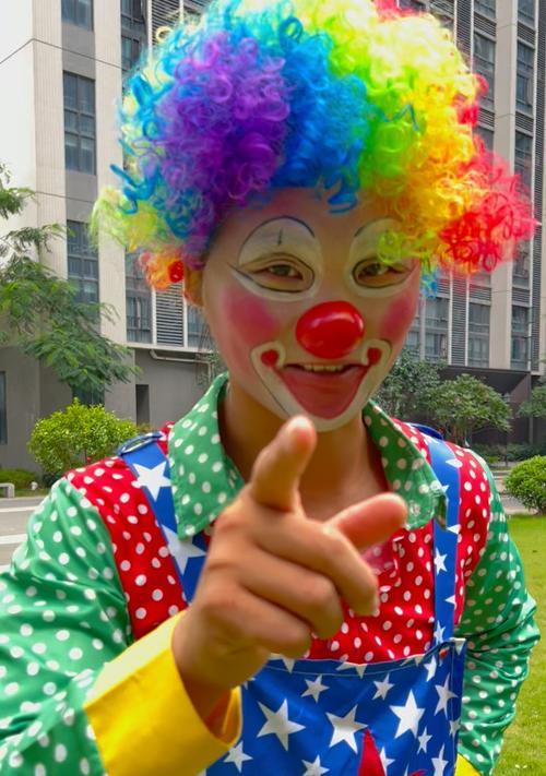 小丑答题活动如何参与？进入答题环节的正确步骤是什么？